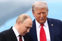Görüş zamanı Tramp və Putinin bədən dili bunu İFADƏ EDİB