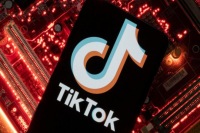 Tiktokda başlayan EŞQ: Bakıda evli kişi qadının başına OYUN AÇDI