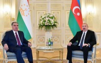 İlham Əliyev Tacikistan Prezidentini təbrik etdi