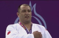 İlham Zəkiyev çempion oldu