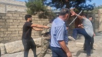 Ərimin başını iki yerə böldü-Abşerondakı kütləvi davanın TƏFƏRRÜATI-VİDEO