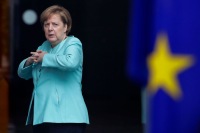 Merkel deyir ki, hərbi güc vacibdir, amma diplomatiya önəmlidir