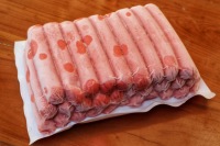 Çində yarımfabrikat ət məhsullarında süni insan dişləri tapıldı