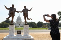 CNN: Epşteyn Tramp barədə məlumat üçün siyasətçilərin gizli ünvanı olub