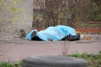 Abşeronda FACİƏ: Sürücü mərmər daşın altında qalıb öldü