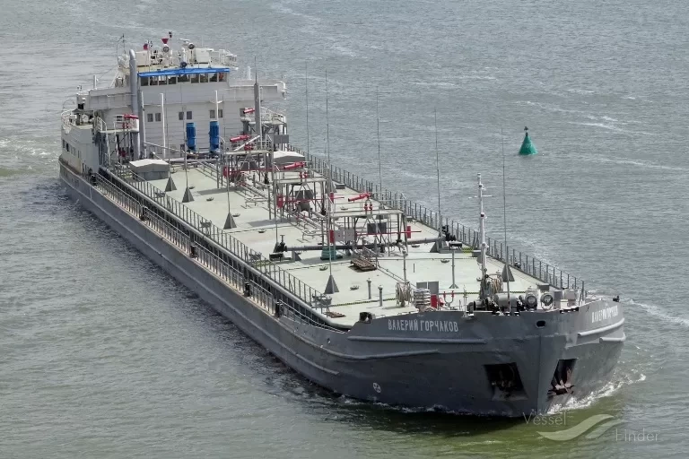 Ukrayna zərbəsi Rusiyanın neft tankerini batırır