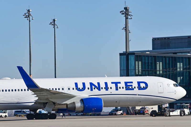 290 nəfərin olduğu təyyarə qəzaya uğradı: yanğın oldu