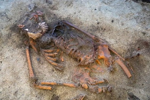 IX əsrin tapmacası: Skandinaviyada görünməmiş dəfn adəti üzə çıxdı