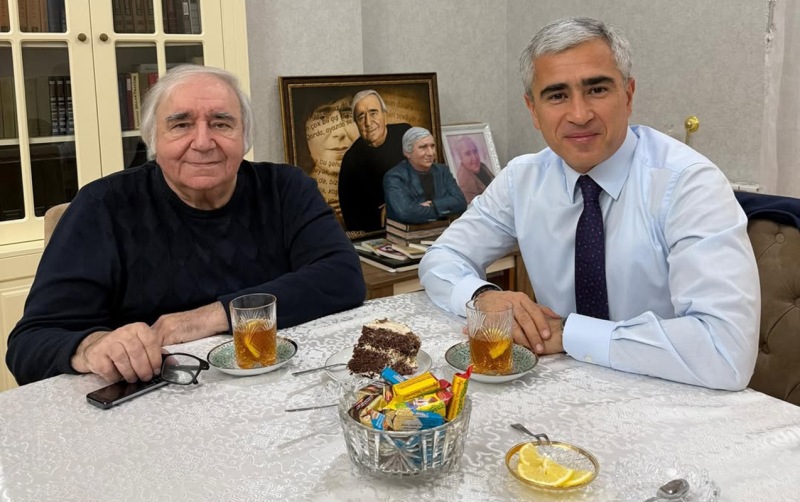 Anar Ələkbərov Ramiz Rövşəni evində ziyarət etdi - FOTO