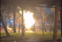 Bakıda iki avtomobil toqquşub, qaz borusu alışıb — FHN hadisə yerində...