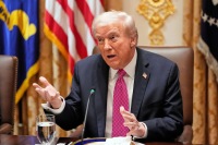 WSJ: Tramp üçüncü prezidentlik müddətini hüquqşünasla müzakirə edib