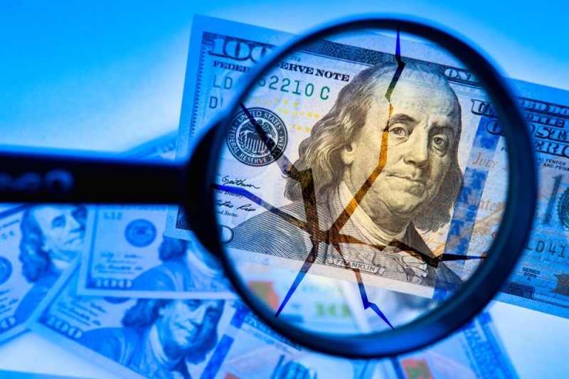 Dolların qlobal ehtiyatlardakı payı 20 ilin minimumuna düşdü