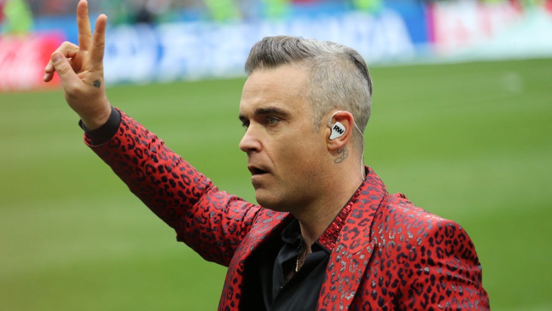 Robbie Williams Britaniyada ən çox lider albomu olan ifaçı oldu