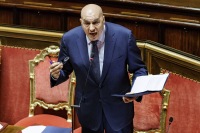 Dubay alovlanarkən İtaliya naziri ölkəni tərk etdi - ailəsini aparmadı