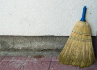 Bakıda süpürgəçini maşın vurub öldürdü