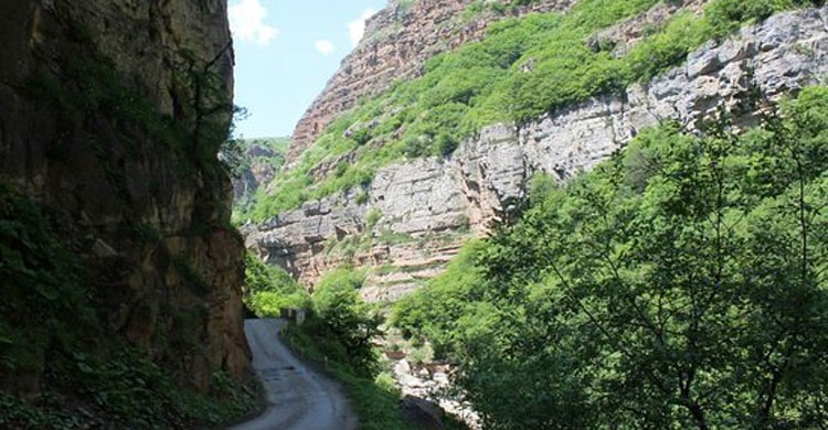 Quba–Xınalıq yolu sürüşmə səbəbindən bağlandı