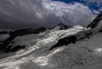 İtaliyada qar uçqunu iki nəfəri həyatından etdi