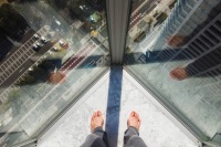 Paytaxta faciə: 25 yaşlı gənc 19-cu mərtəbədən yıxılaraq dünyasını dəyişdi