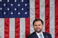 Vens ABŞ-ın İranla razılaşma əldə edəcəyinə ümid edir