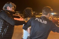 Tibb işçilərini girov götürüb bıçaqla bir-birlərinə hücum etdilər - FOTO