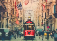 Məşhur stilistlə bağlı qalmaqal: Hüquqşünas xəyanəti çəkərkən döyüldü