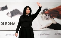 Ərinin ölümünə dözmədi: İran qadınlarının səsinə çevrilən Marjan Satrapi 56 yaşında vəfat etdi - FOTO
