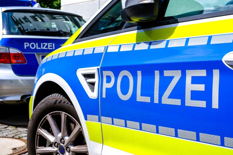 Anomal istilərə qeyri-adi tədbir: Berlin polisi su maşınlarını işə saldı