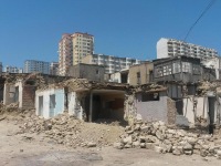 “Sovetski”də söküntü qalıqları arasından meyit tapıldı