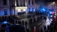 Polşada siyasi böhran: Prezident səfərini yarımçıq qoyub geri döndü